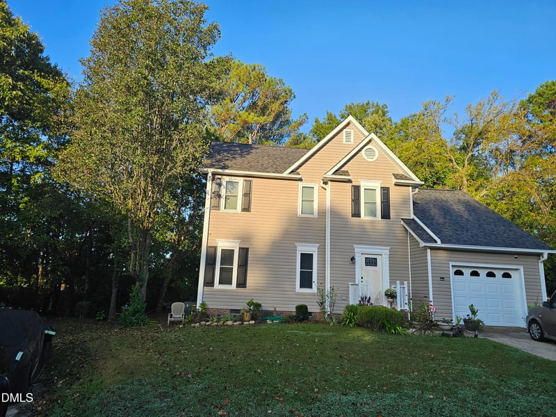 821 White Daisies Ct, Raleigh, NC 27610