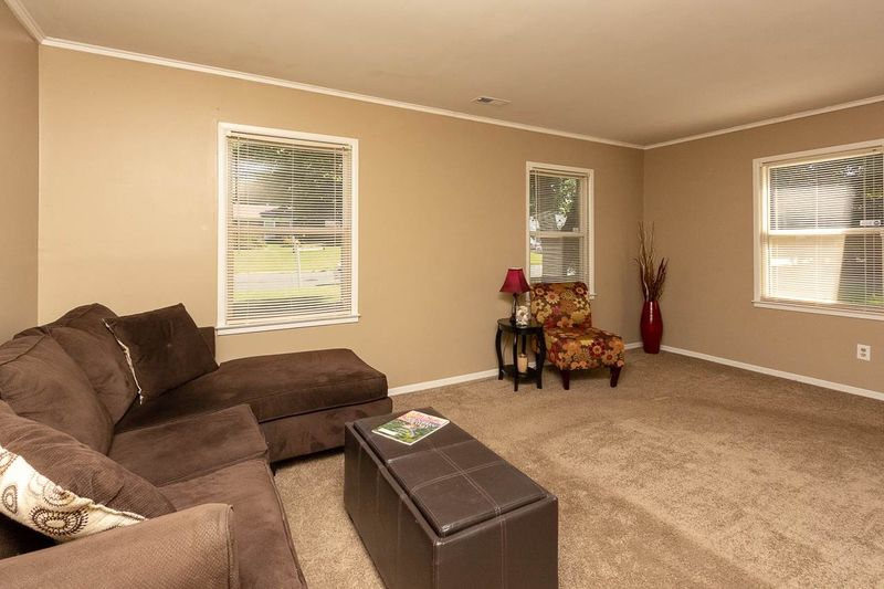 821 Wyldewood Rd, Durham, NC 27704