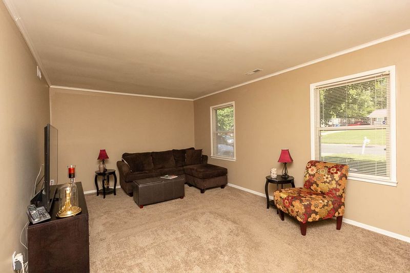 821 Wyldewood Rd, Durham, NC 27704