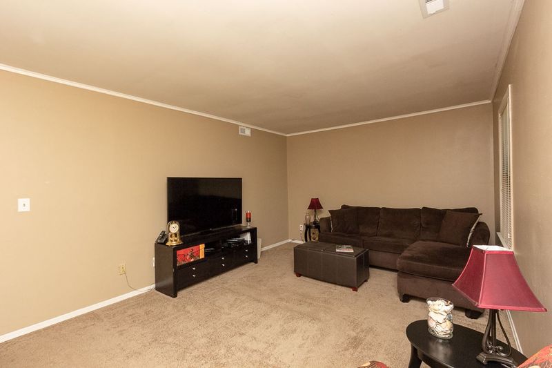 821 Wyldewood Rd, Durham, NC 27704