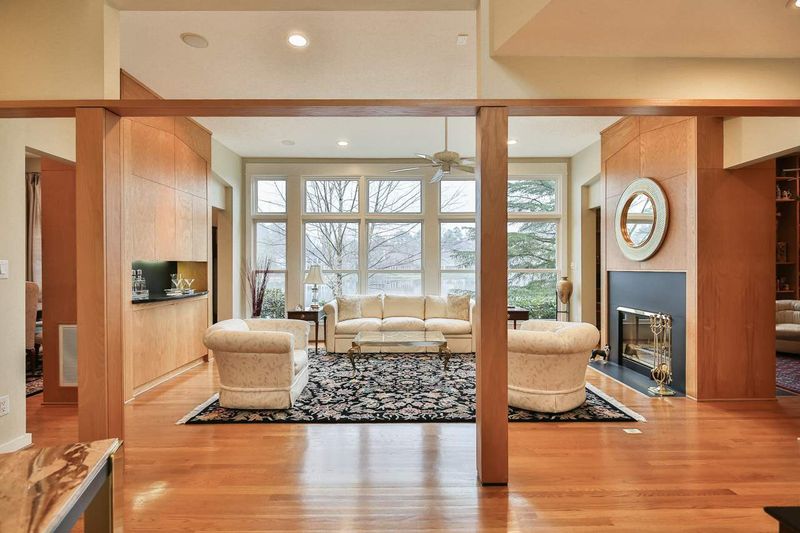 82112 Ehringhaus, Chapel Hill, NC 27517