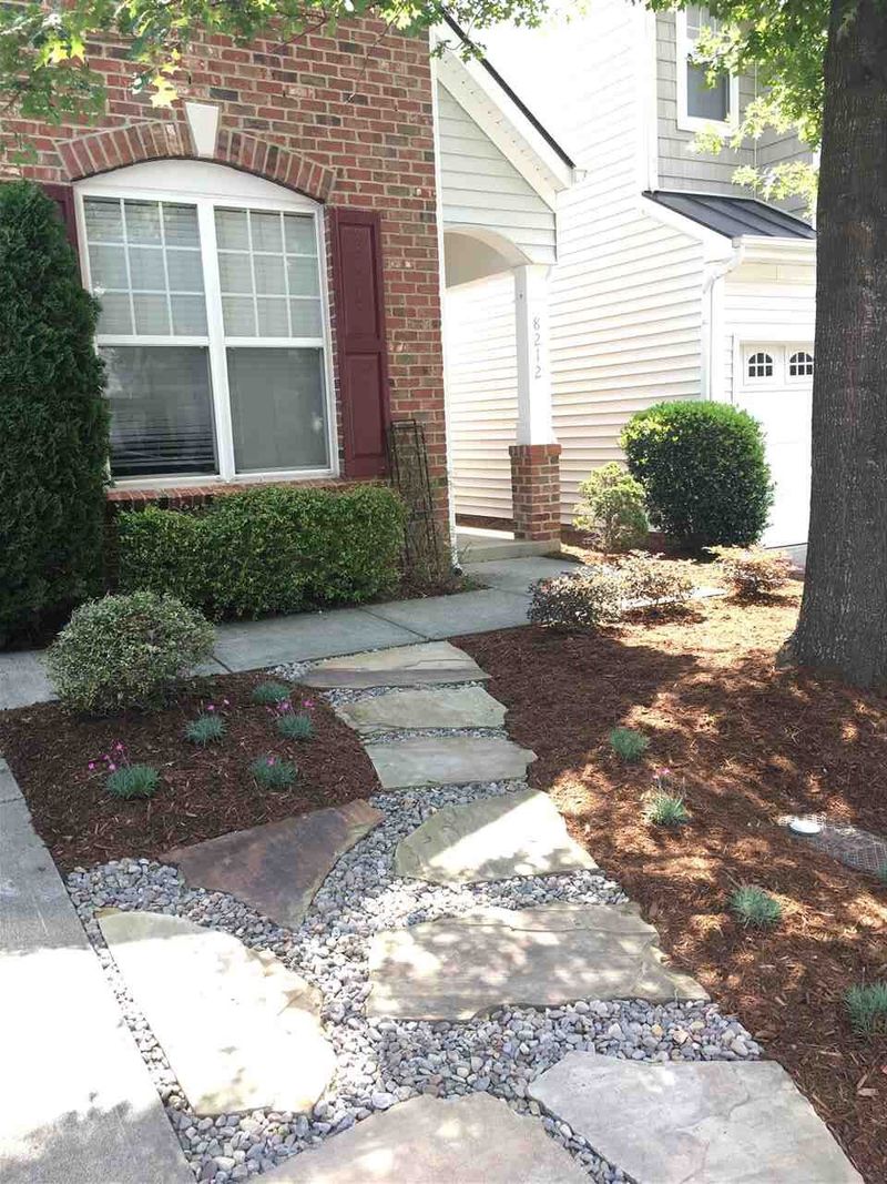 8212 Beaded Stone St, Raleigh, NC 27613