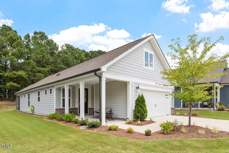 8212 White Star Dr, Fuquay Varina, NC 27526