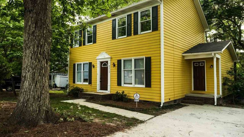 8213 Rocky Ct, Raleigh, NC 27616