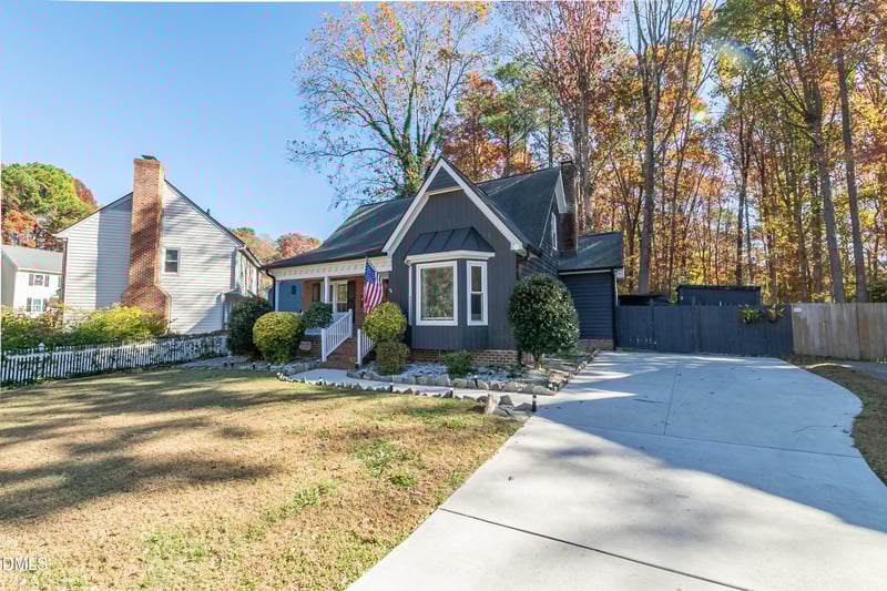 8213 Round Oak Rd, Raleigh, NC 27616