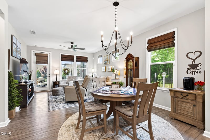 8213 White Star Dr, Fuquay Varina, NC 27526