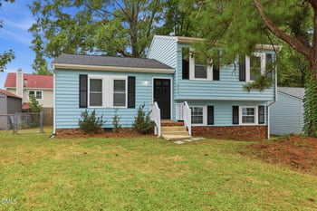 8213 Wynewood Ct, Raleigh, NC 27616