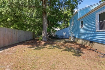 8213 Wynewood Ct, Raleigh, NC 27616