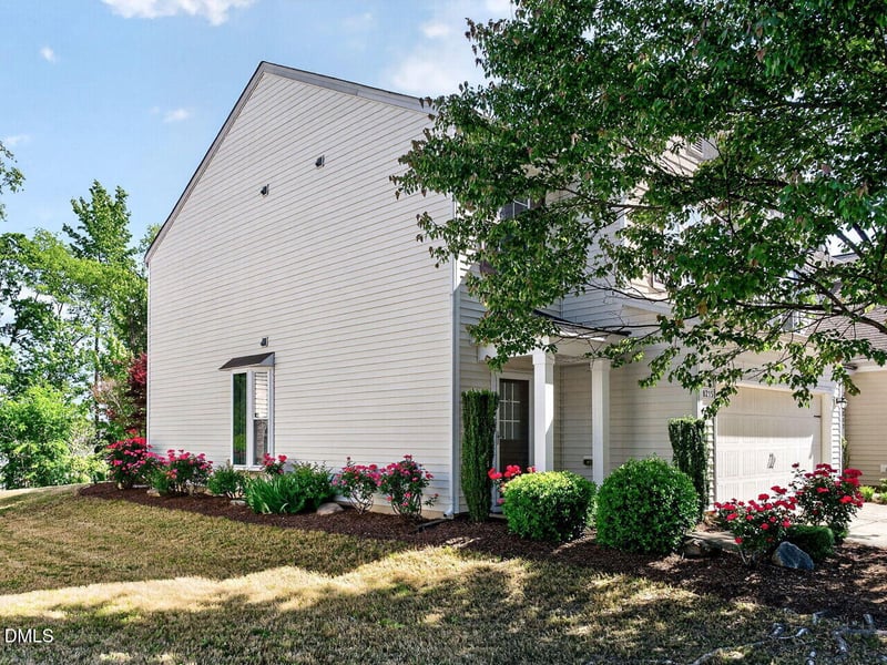 8215 Yaxley Hall Dr, Raleigh, NC 27616