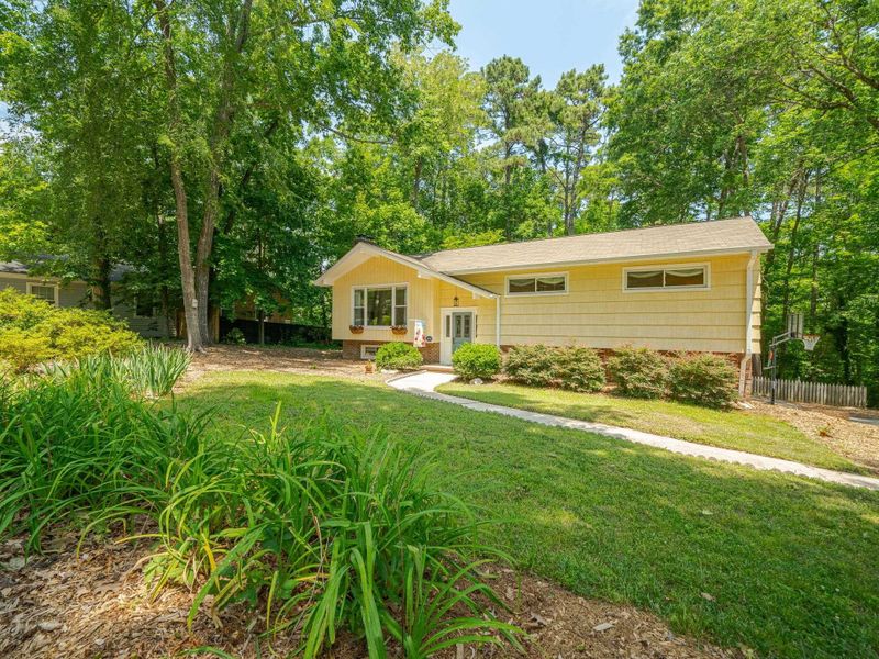 8217 Hillside Dr, Raleigh, NC 27612