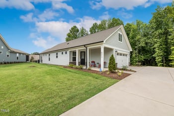 8217 White Star Dr, Fuquay Varina, NC 27526