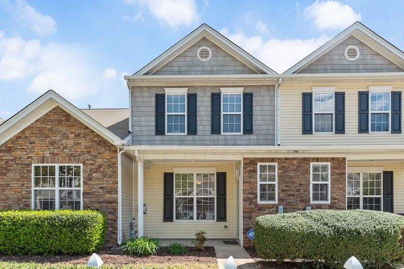 8219 Belneath Ct, Raleigh, NC 27613