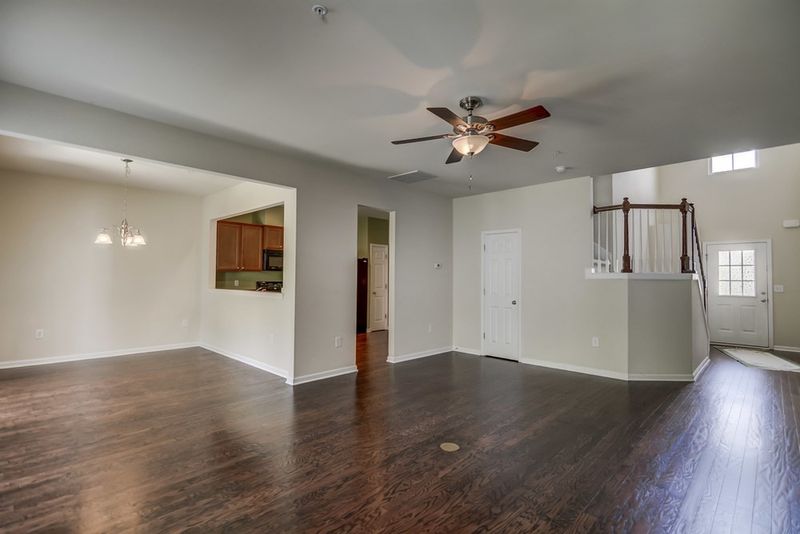 8219 Yaxley Hall Dr, Raleigh, NC 27616