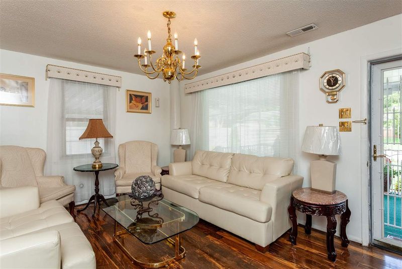 822 Bunche Dr, Raleigh, NC 27610