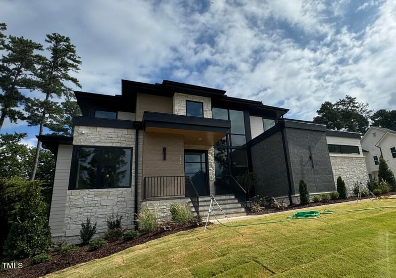 822 Cranbrook Rd, Raleigh, NC 27609