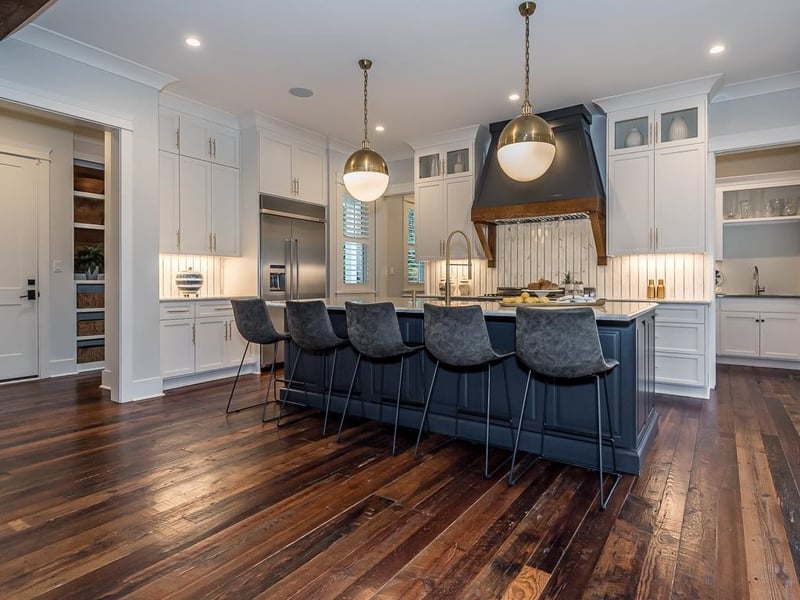 822 Manchester Dr, Raleigh, NC 27609