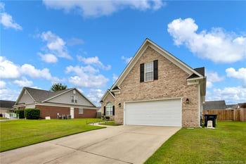 8220 Frenchorn Ln, Fayetteville, NC 28314
