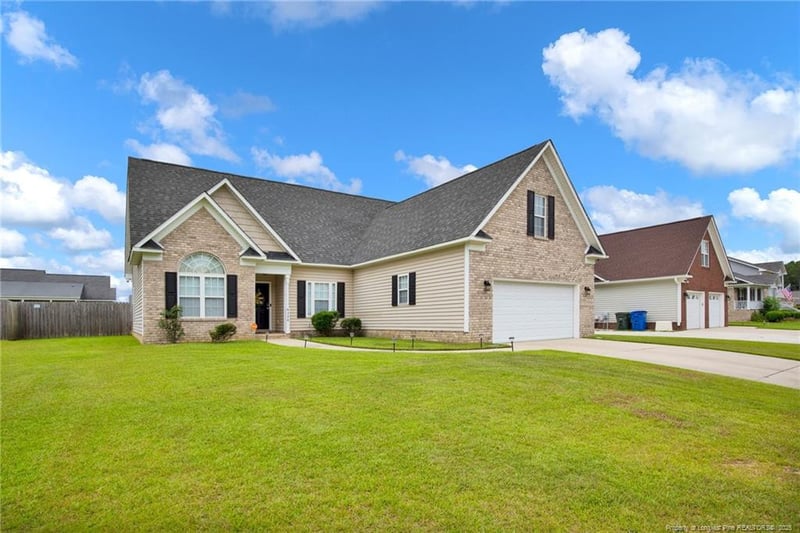 8220 Frenchorn Ln, Fayetteville, NC 28314