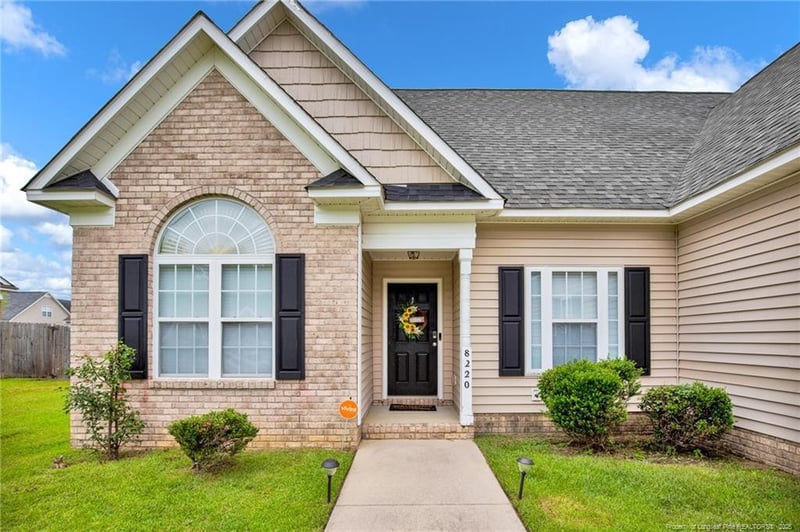8220 Frenchorn Ln, Fayetteville, NC 28314