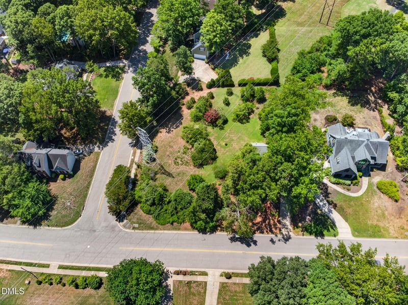 8220 Harps Mill Rd, Raleigh, NC 27615