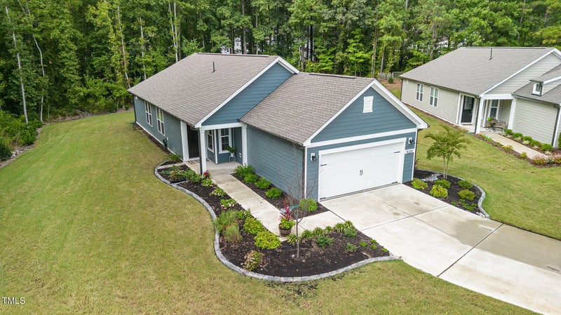 8220 White Star Dr, Fuquay Varina, NC 27526