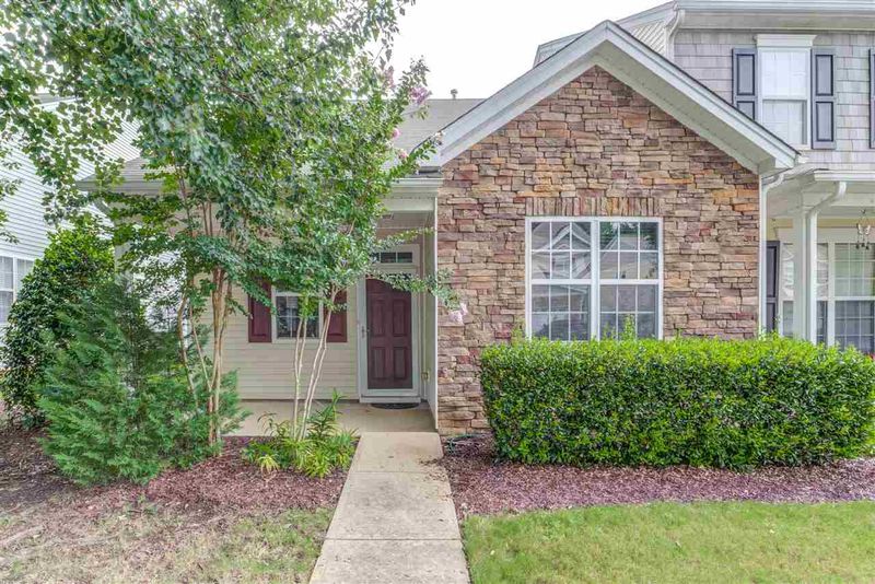 8221 Belneath Ct, Raleigh, NC 27613