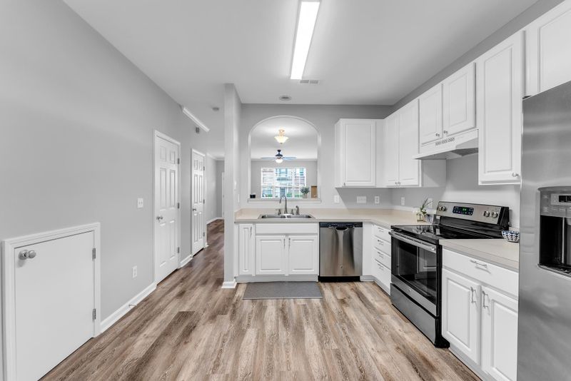8221 City Loft Ct, Raleigh, NC 27613