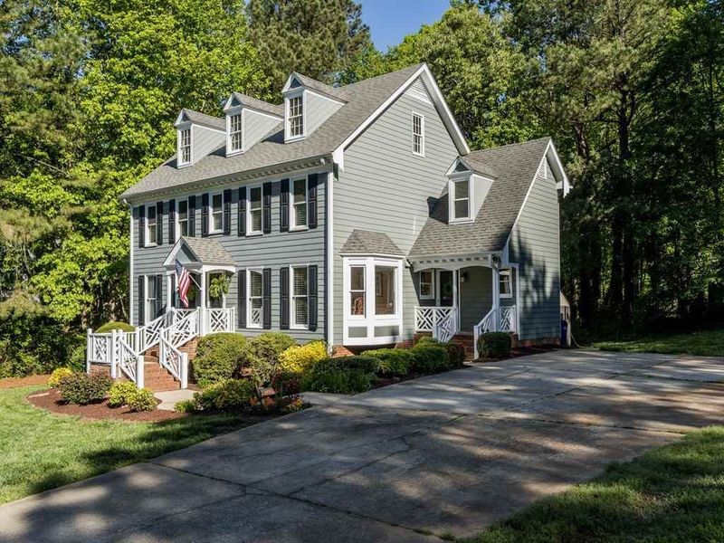 8221 Mourning Dove Rd, Raleigh, NC 27615