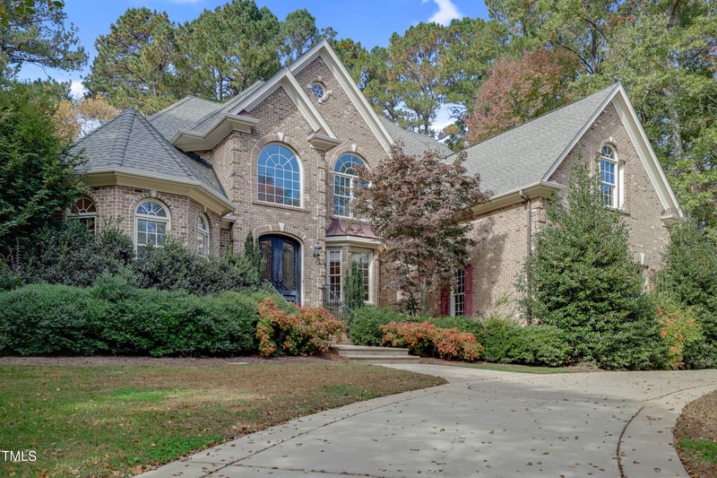 8221 Whispering Glen Ln, Raleigh, NC 27614