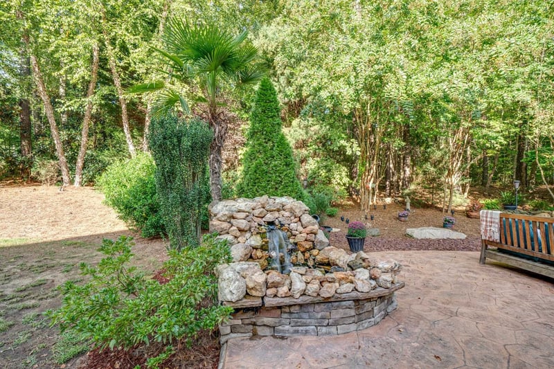 8221 Whispering Glen Ln, Raleigh, NC 27614