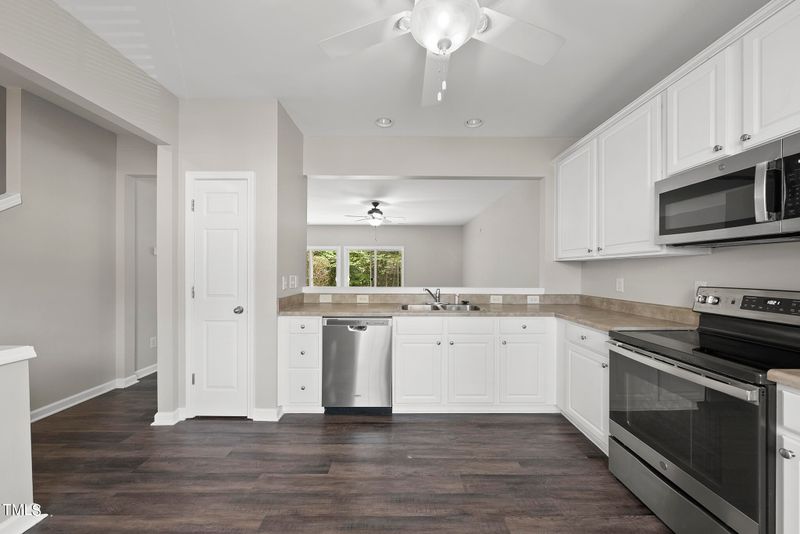 8222 Clasara Cir, Raleigh, NC 27613