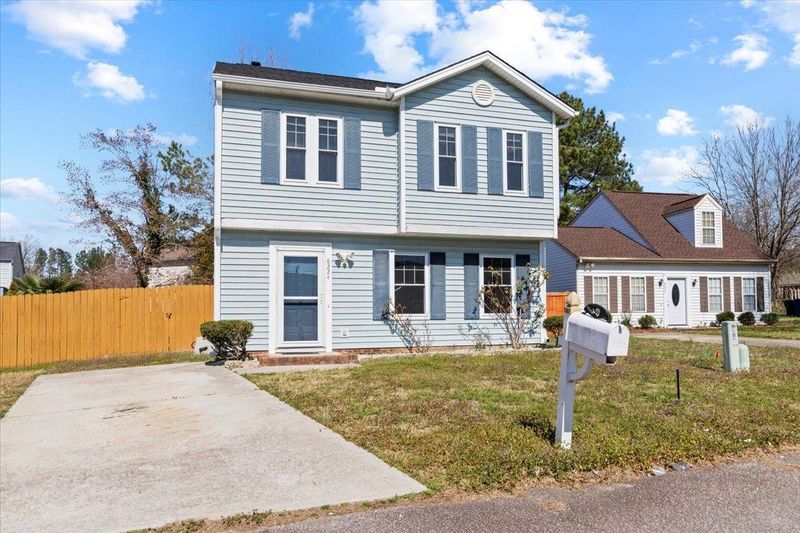 8224 Wynewood Ct, Raleigh, NC 27616