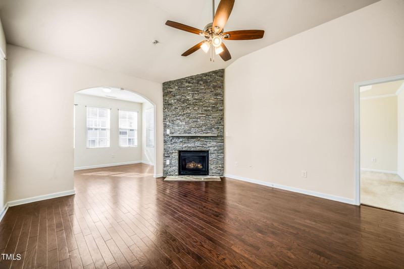 8224 Yaxley Hall Dr, Raleigh, NC 27616