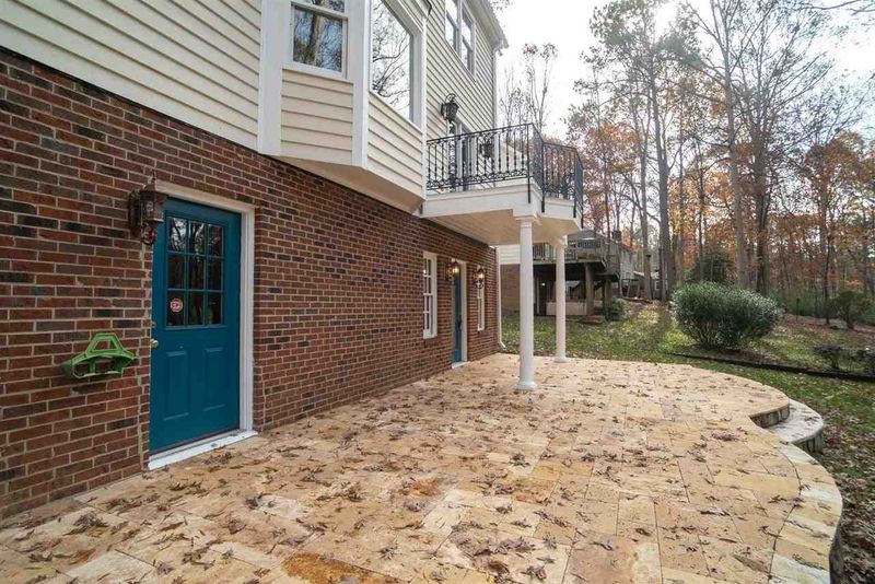 8225 Clear Brook Dr, Raleigh, NC 27615