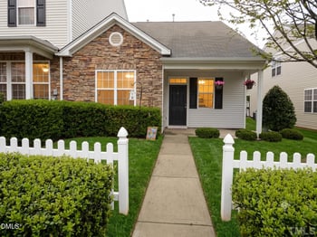 8227 Belneath Ct, Raleigh, NC 27613