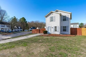 8228 Wynewood Ct, Raleigh, NC 27616