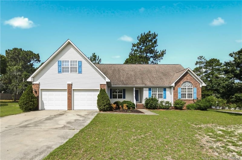 8229 Foxtrail Dr, Fayetteville, NC 28311