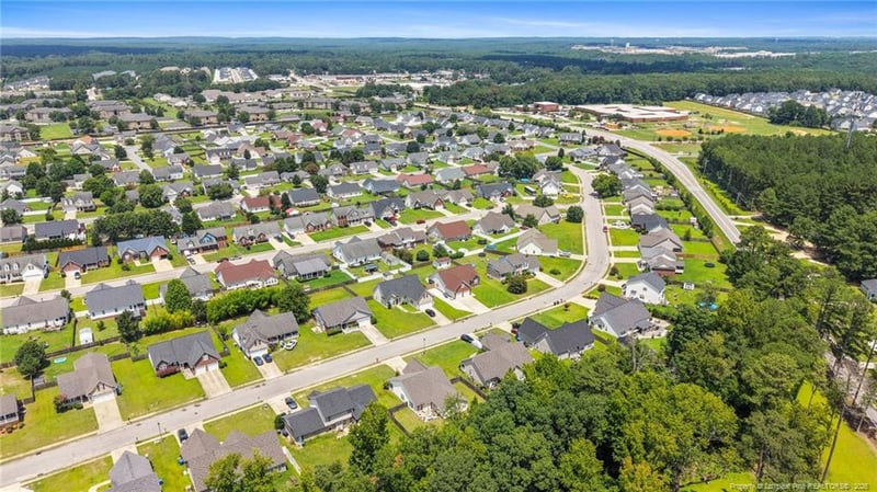 8229 Frenchorn Ln, Fayetteville, NC 28314