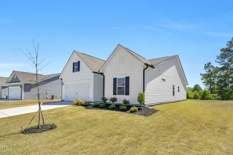 823 Biltmore Dr, Sanford, NC 27332