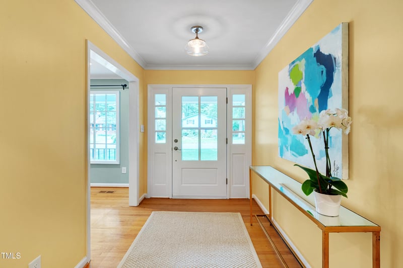 823 Churchill Dr, Chapel Hill, NC 27517
