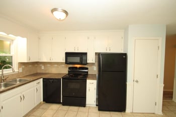 823 Gayle Cir, Cary, NC 27513