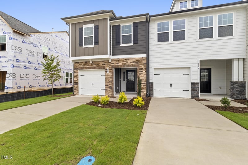 823 Kensley Grove Ln, Fuquay Varina, NC 27526