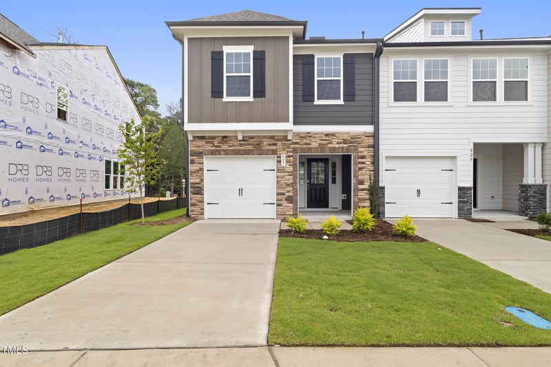 823 Kensley Grove Ln, Fuquay Varina, NC 27526