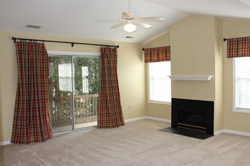 823 Renshaw Ct #823, Cary, NC 27518