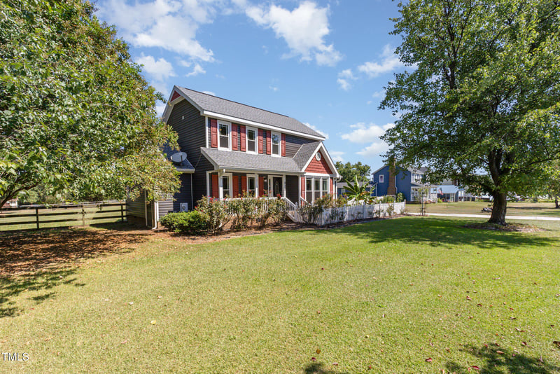 823 Shadow Lake Dr, Willow Springs, NC 27592