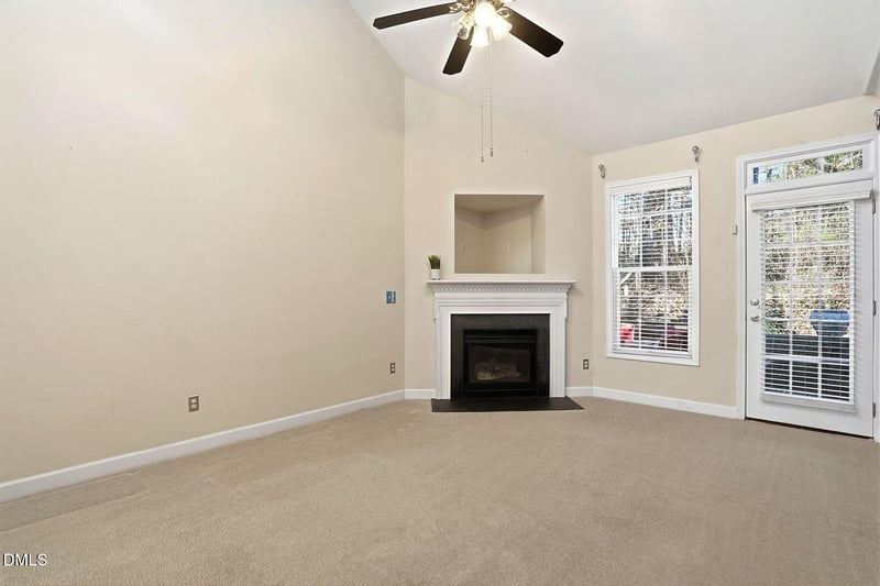 823 Swan Neck Ln, Raleigh, NC 27615