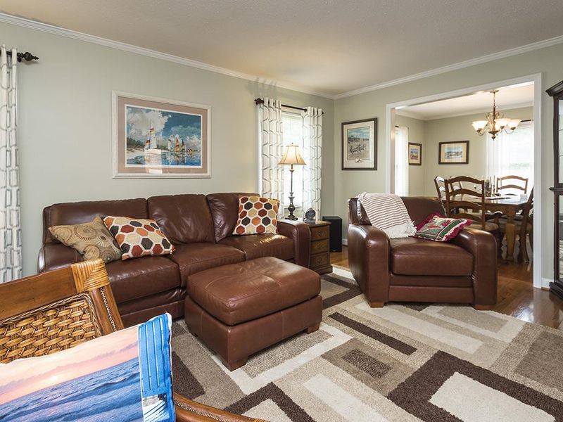 823 Wiltshire Dr, Burlington, NC 27217