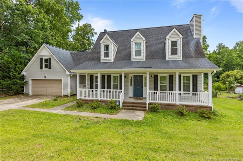 8230 Shoreway Dr, Fayetteville, NC 28304