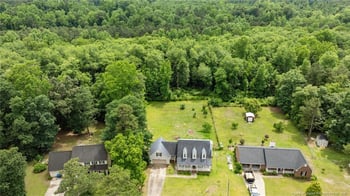 8230 Shoreway Dr, Fayetteville, NC 28304