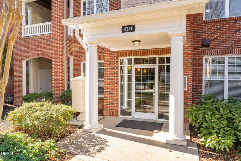 8231 Allyns Landing Way #101, Raleigh, NC 27615